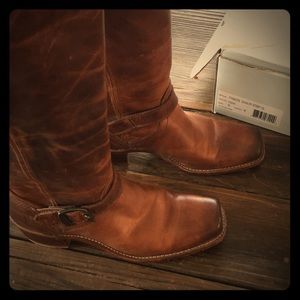 Frye Calvery Strap -cognac-